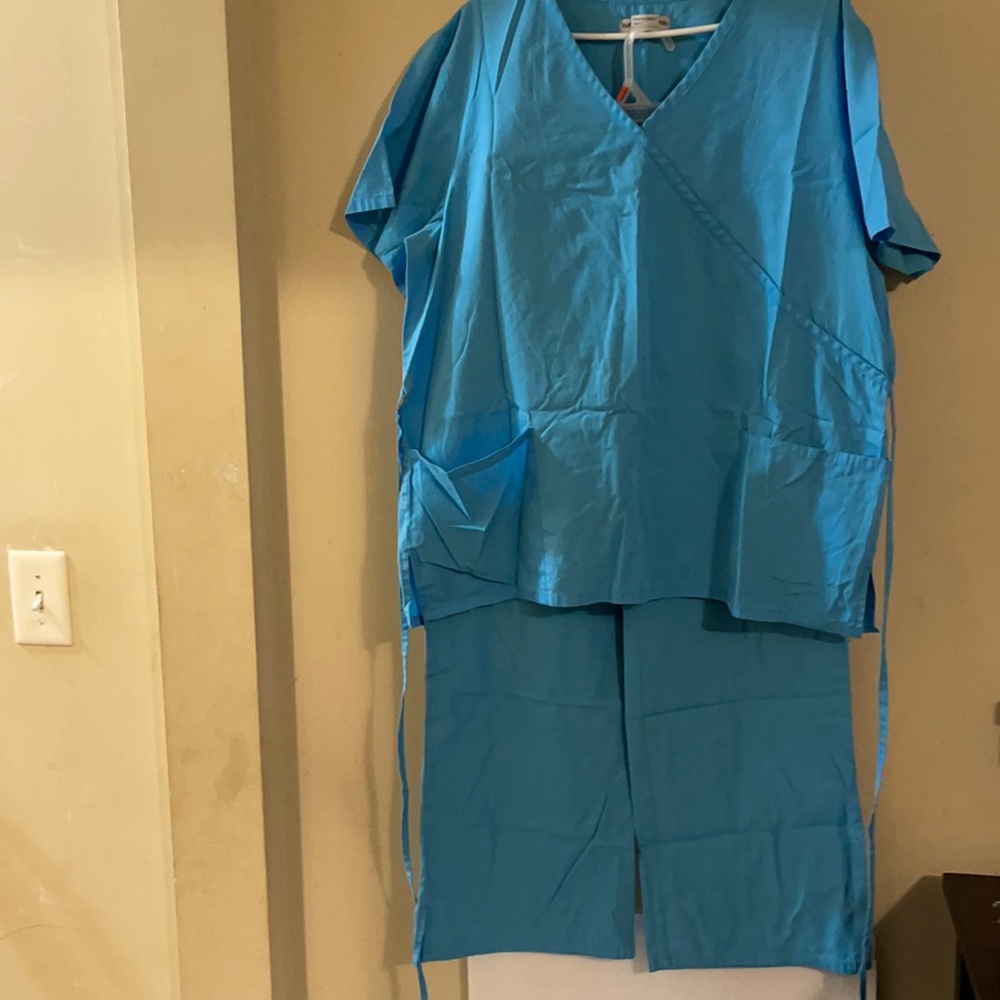 Natural Uniforms, size 2XL